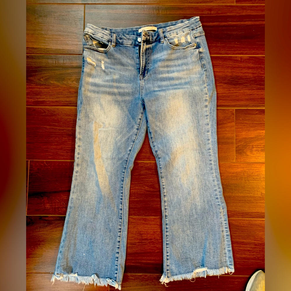 Altar’d State cropped & distressed Jeans